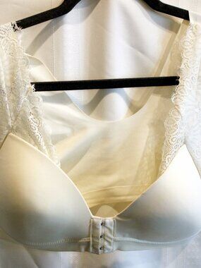 White Lace Backless Bralette Crop Top Size XL Padded Front Closure Bridal